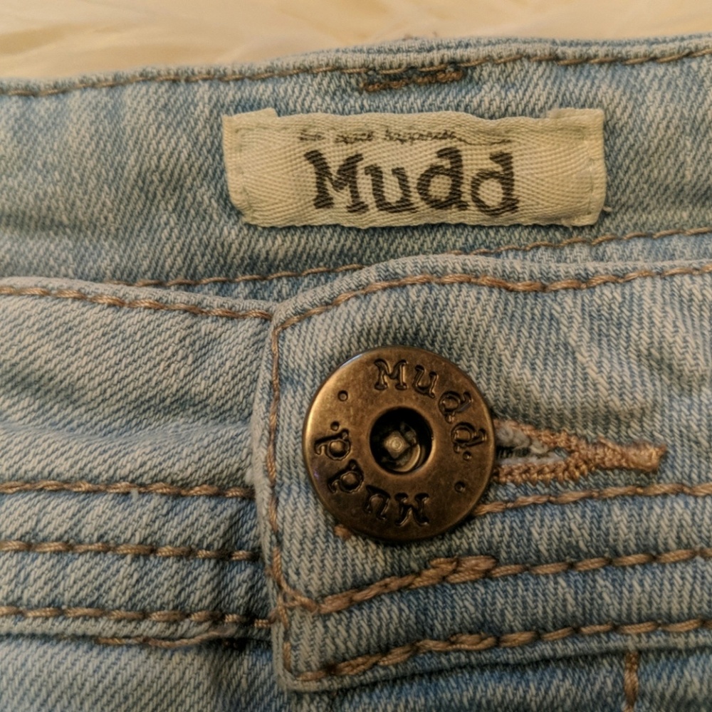 Shorts - Picture 3 of 3
